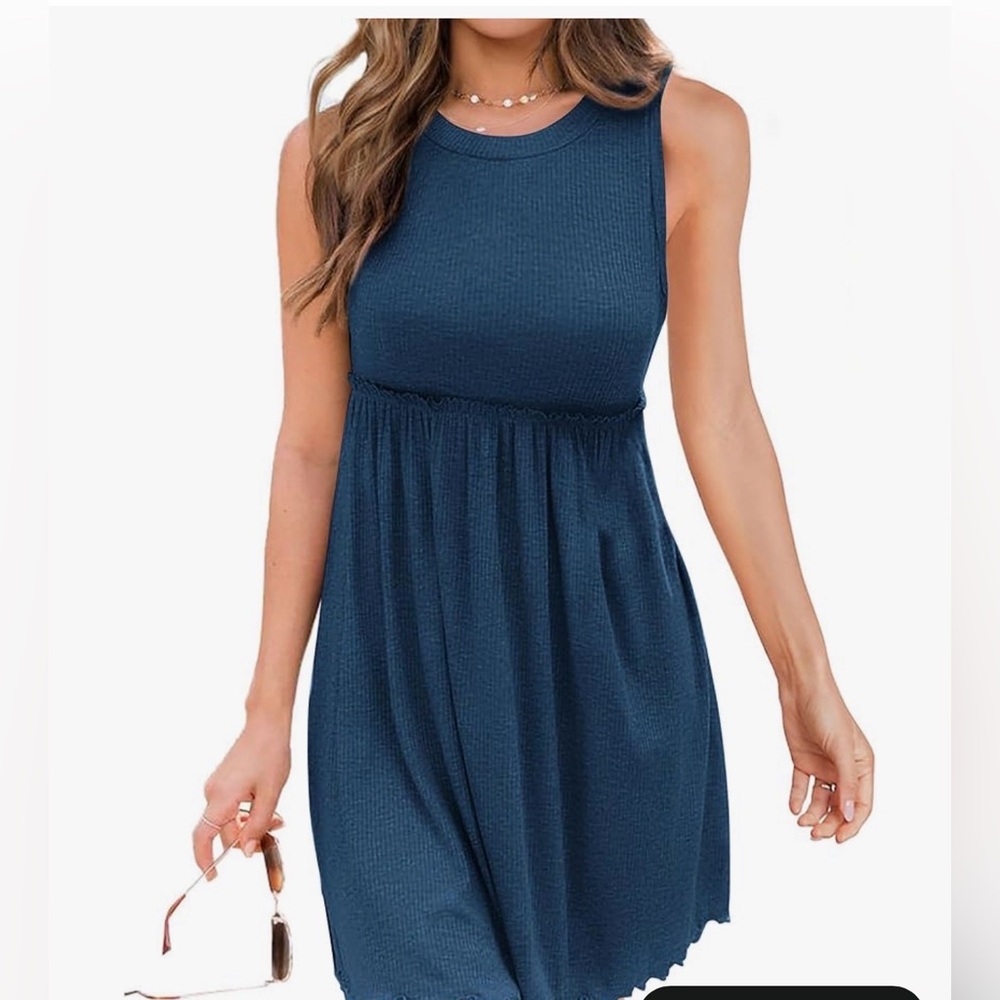 Chic Sleeveless Navy Dress